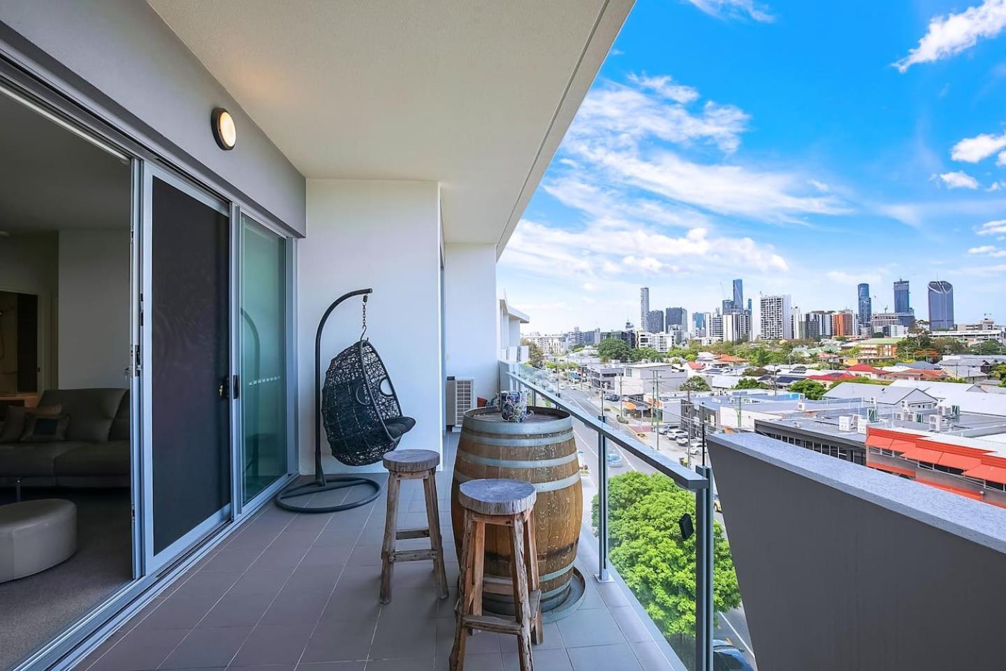 Montague Metropolitan - Cityscape Oasis Apartment *